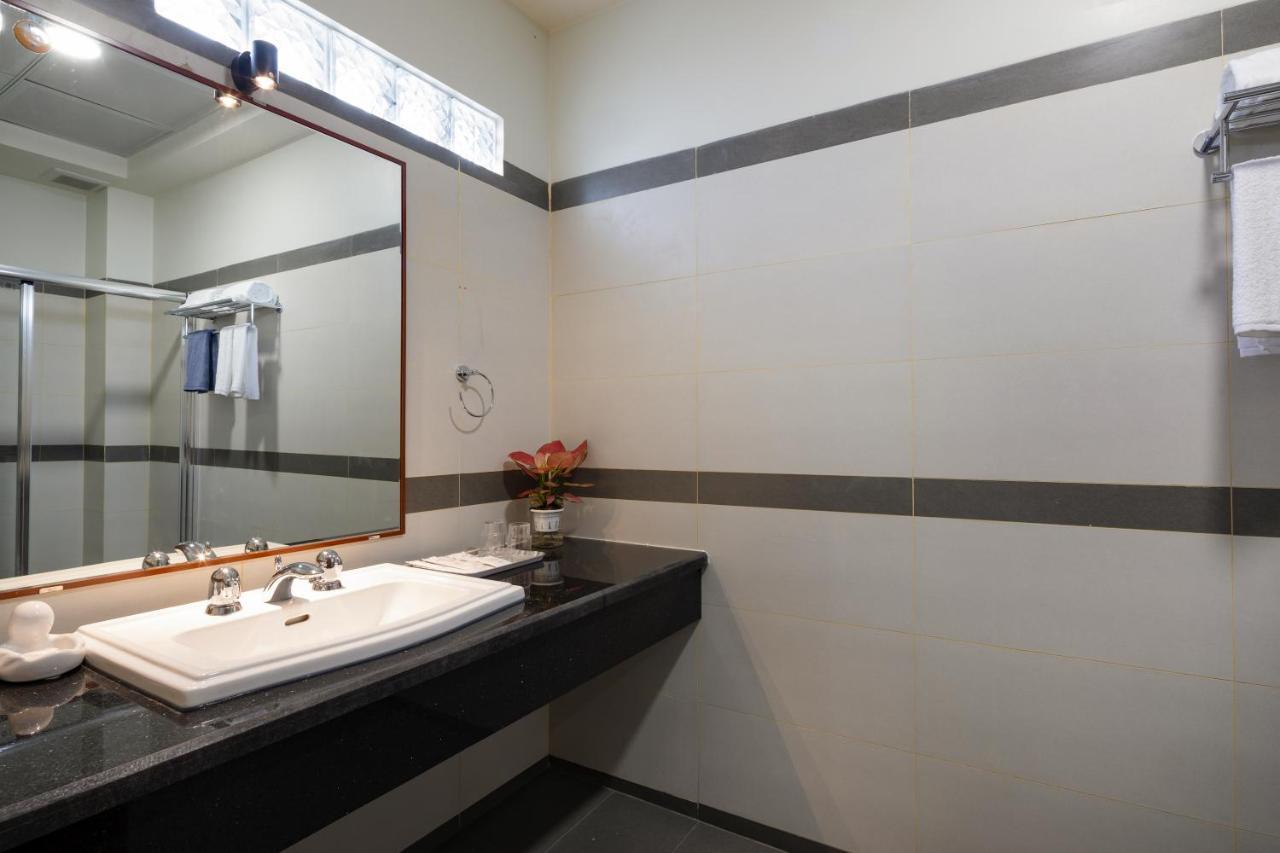 Lara Hotel Long Xuyen Exterior photo