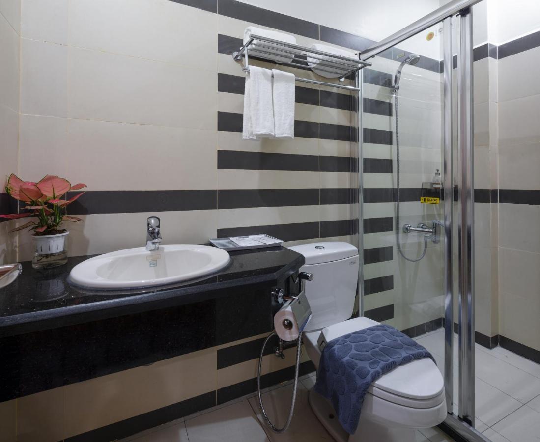 Lara Hotel Long Xuyen Exterior photo